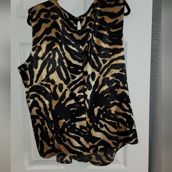 💥Sale💥Mary Kay Sleeveless Blouse Animal Print - Picture 6 of 8